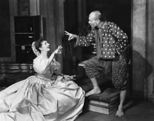 Gertrude Lawrence and Yul Brenner as the original Anna and King  Mongkut.